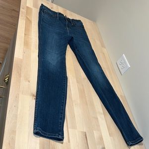 Madewell stretch 10 inch high-rise skinny Jean size 26 in medium dark wash.